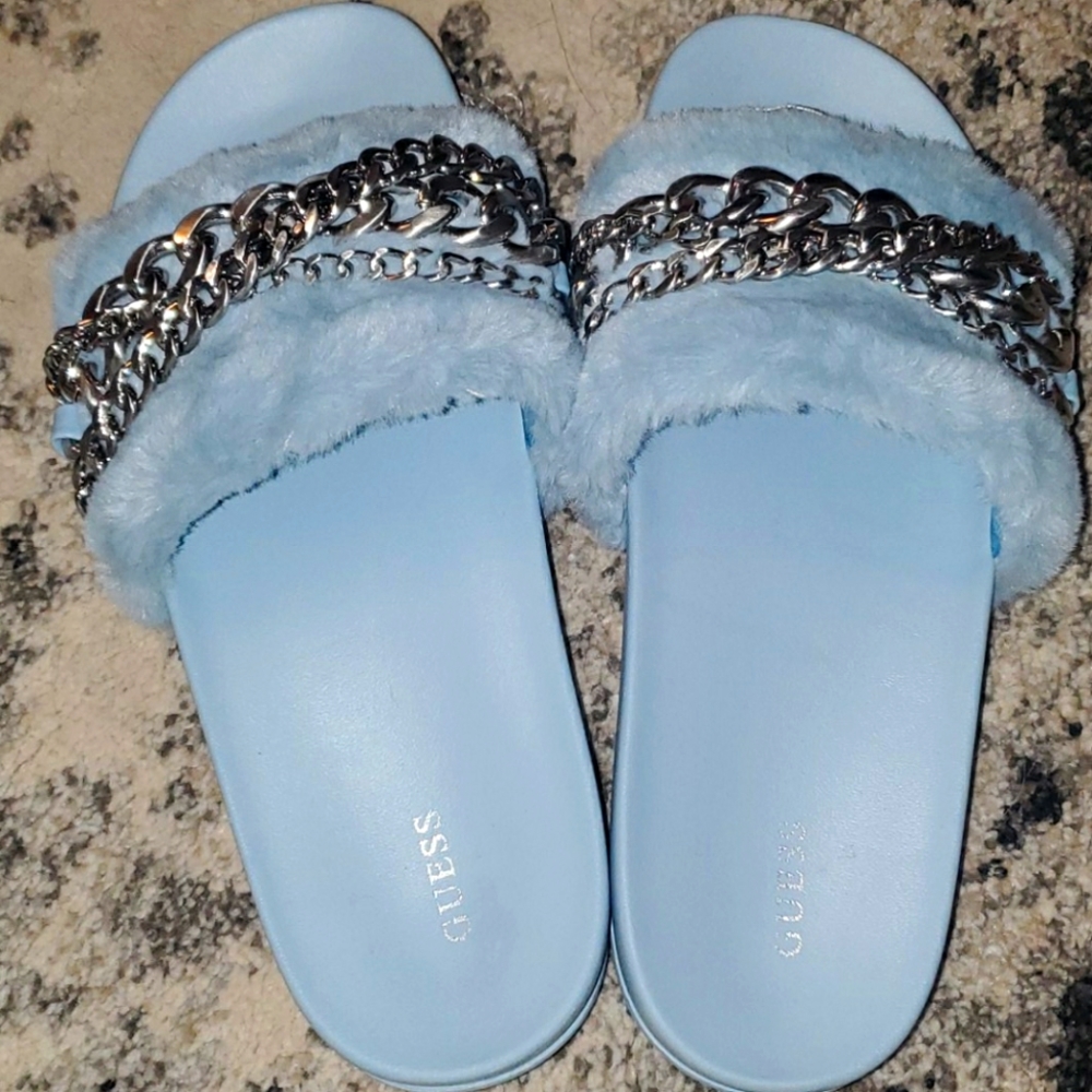 Nwot Guess Faux Fur Salema Chain Pool Slides